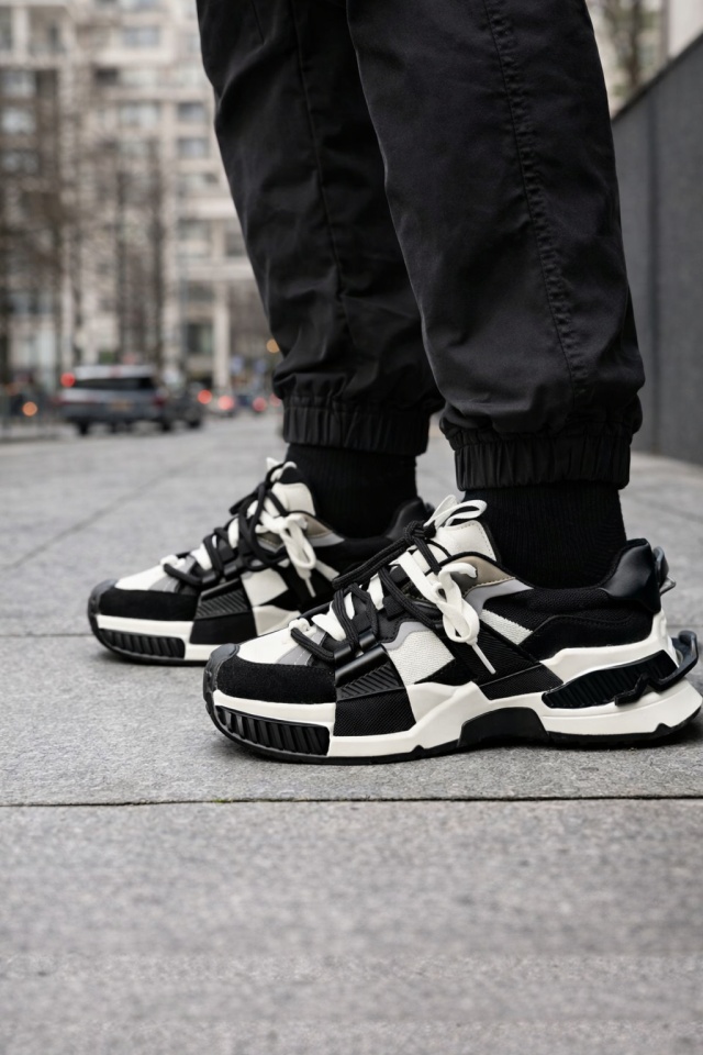 ADIDASI BARBATI FASHION BLACK&WHITE ABDG5 (MĂRIME: 42)