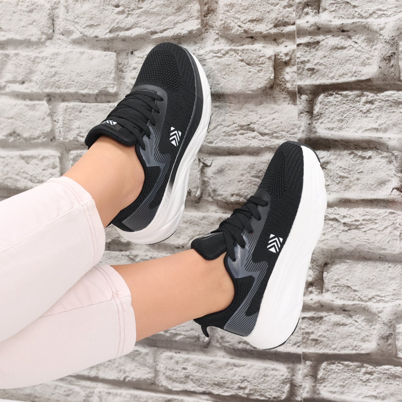 Adidasi dama Negrin din Textil Tarmol - poza 1