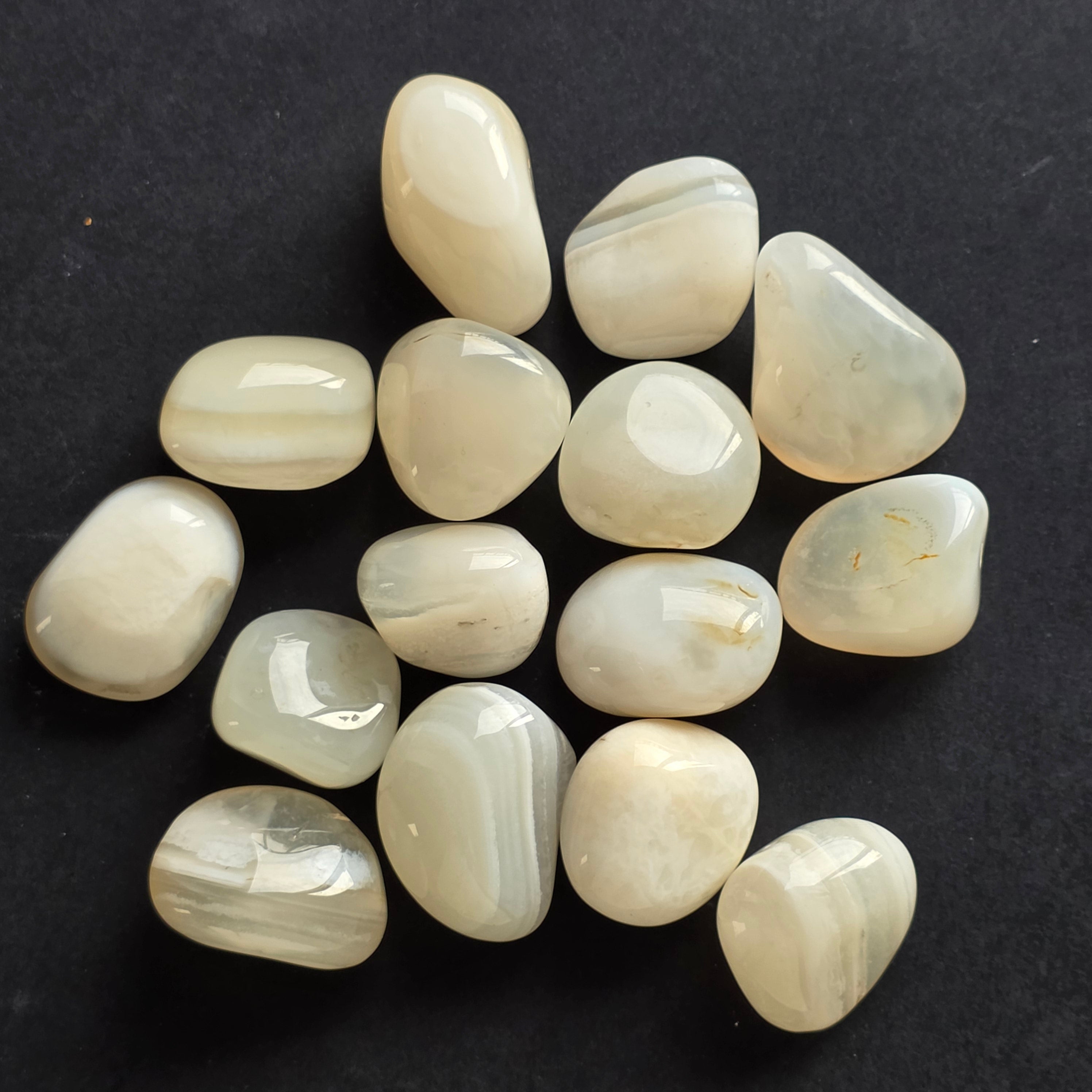Agat alb piatra rulata mini