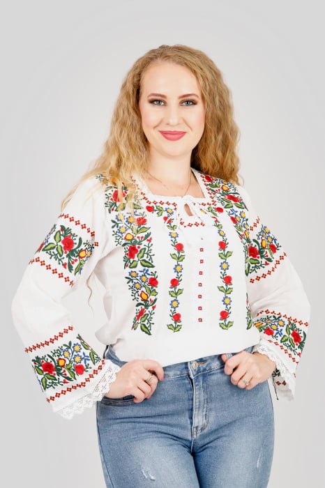 Bluza alba cu motiv floral multicolor Andreea 01