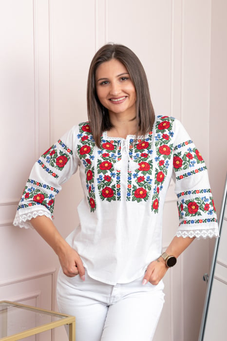 Bluza alba cu motiv floral rosu Fabiana 02