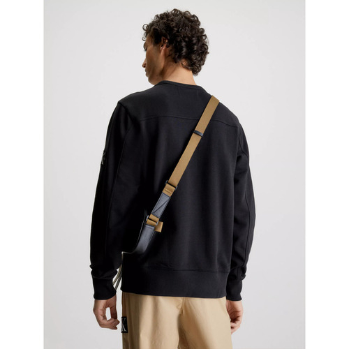 Bluza barbati Calvin Klein Monogram Sleeve Badge Crew J30J314035BAE - poza 2