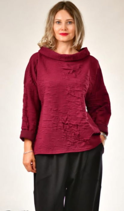 Bluza bordo cu guler rasfrant si textura gofrata , croi lejer, material premium cu bumbac