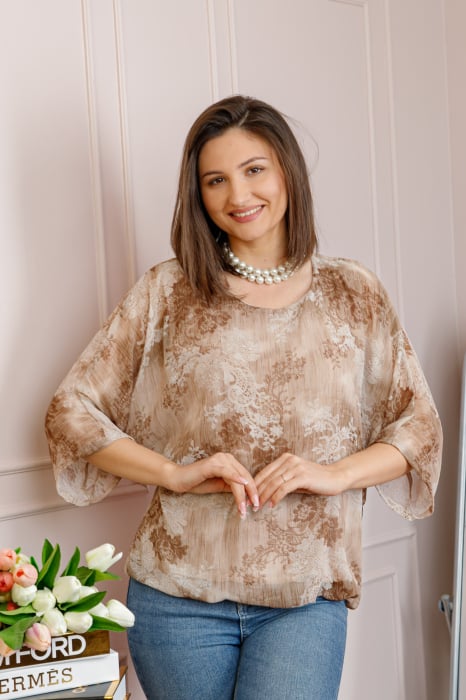 Bluza dama Maddie din voal bej cu imprimeu floral maro