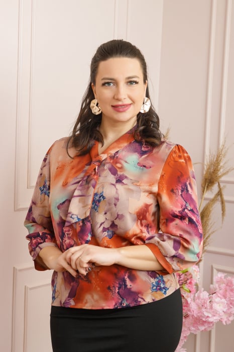 Bluza eleganta Isabelle cu imprimeu abstract caramiziu