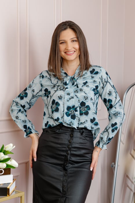 Bluza eleganta Nathalie cu funda la gat si imprimeu turcoaz si bleumarin