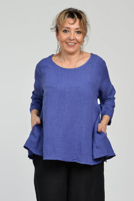 Bluza evazata cu clin la spate din in, albastra