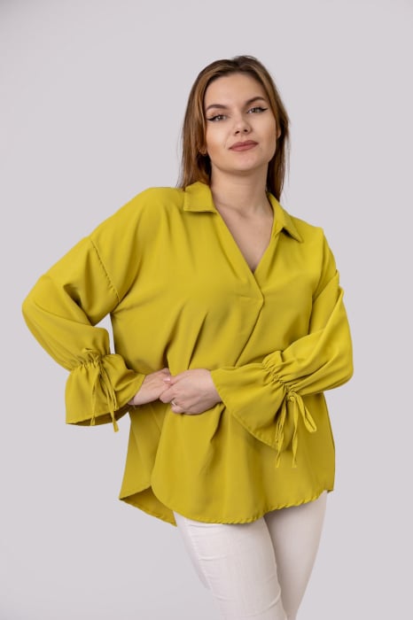 Bluza galben mustar vaporoasa cu maneci clopot