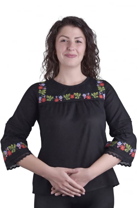 Bluza neagra cu motiv floral multicolor Svetlana 03