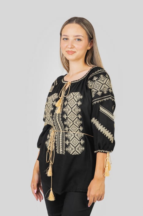 Bluza neagra cu motiv geometric auriu Maia 03