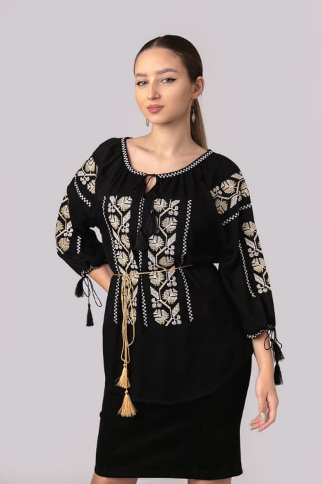 Bluza neagra cu motiv geometric auriu Ruxandra 01