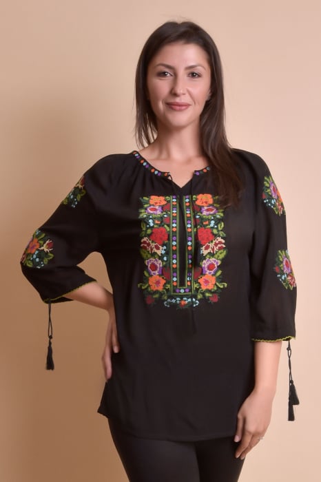 Bluza neagra cu motiv multicolor Ela 02