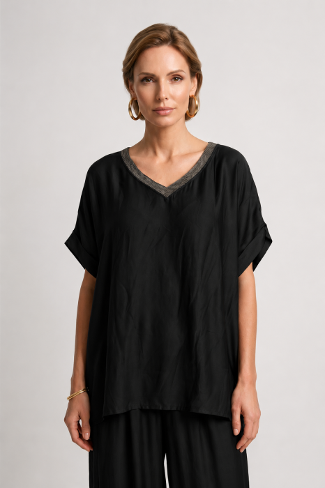 Bluza oversized din matase si vascoza satinata, cu fir auriu la decolteu in V, neagra
