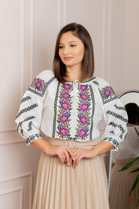 Bluza tip ie alba cu motiv floral mov Iolanda