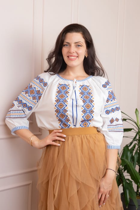 Bluza tip ie alba cu motiv geometric multicolor Ela