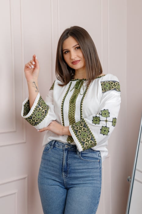 Bluza tip ie alba cu motiv geometric verde Rodica