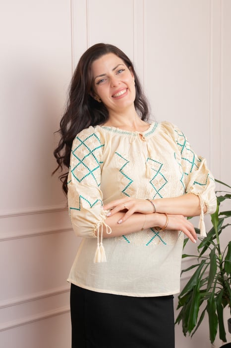 Bluza tip ie crem cu motiv geometric turcoaz Celestina