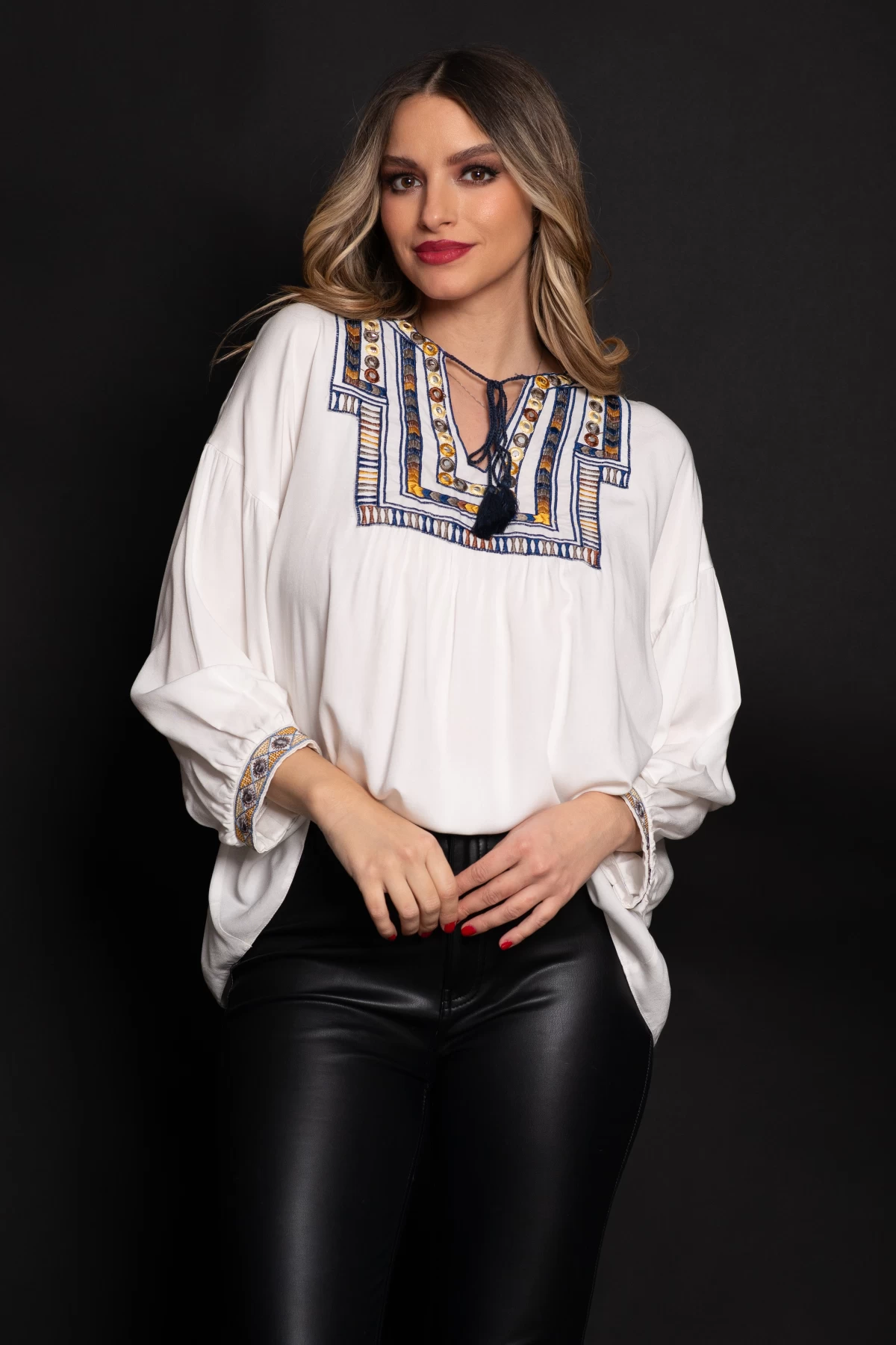 Bluza tip ie din bumbac cu broderie multicolora