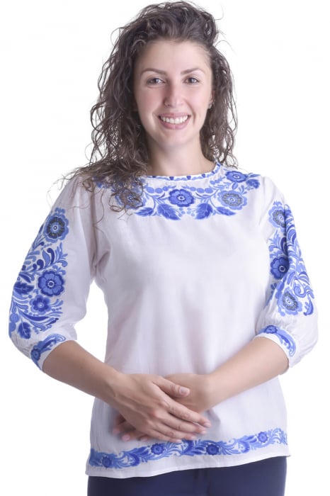 Bluza traditionala alba cu motiv floral albastru Celia