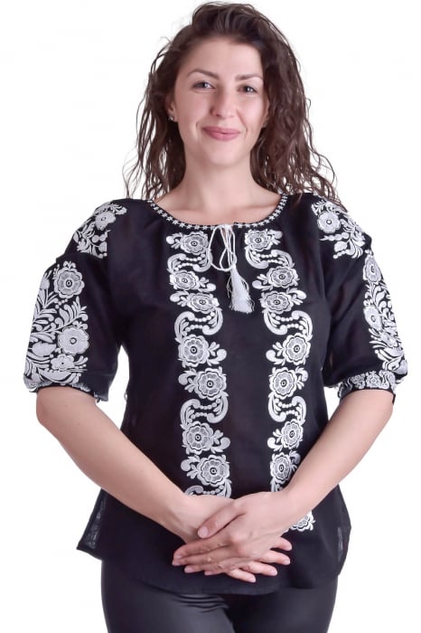 Bluza traditionala neagra cu motiv floral alb Zoe
