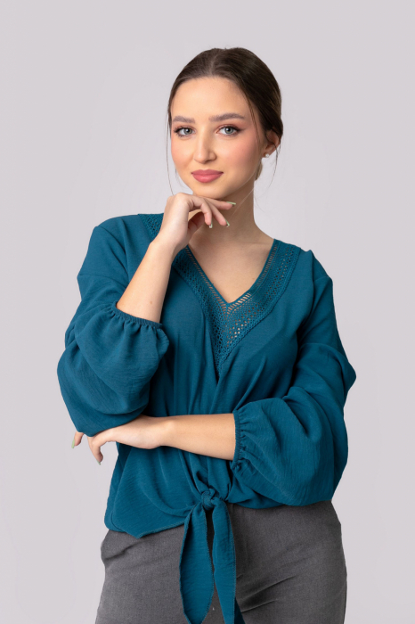 Bluza turcoaz cu nod in talie