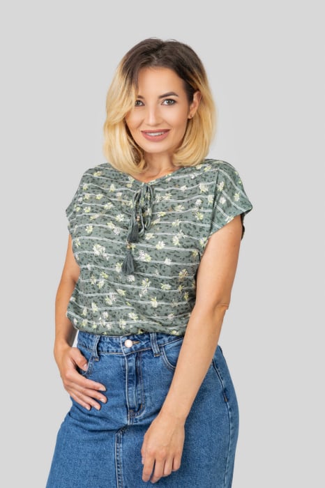 Bluza verde cu snur si imprimeu cu flori