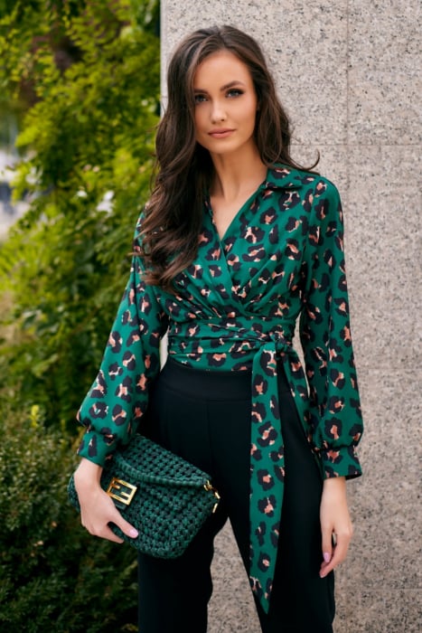 Bluza verde petrecuta cu animal print