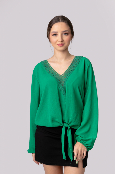 Bluza verde smarald cu nod in talie