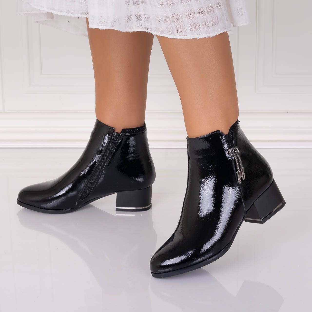 Botine Dama Imblanite Negre din Piele Ecologica Lacuita Aemala - poza 1