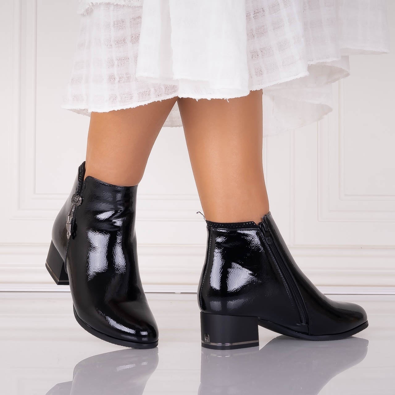Botine Dama Imblanite Negre din Piele Ecologica Lacuita Aemala - poza 4