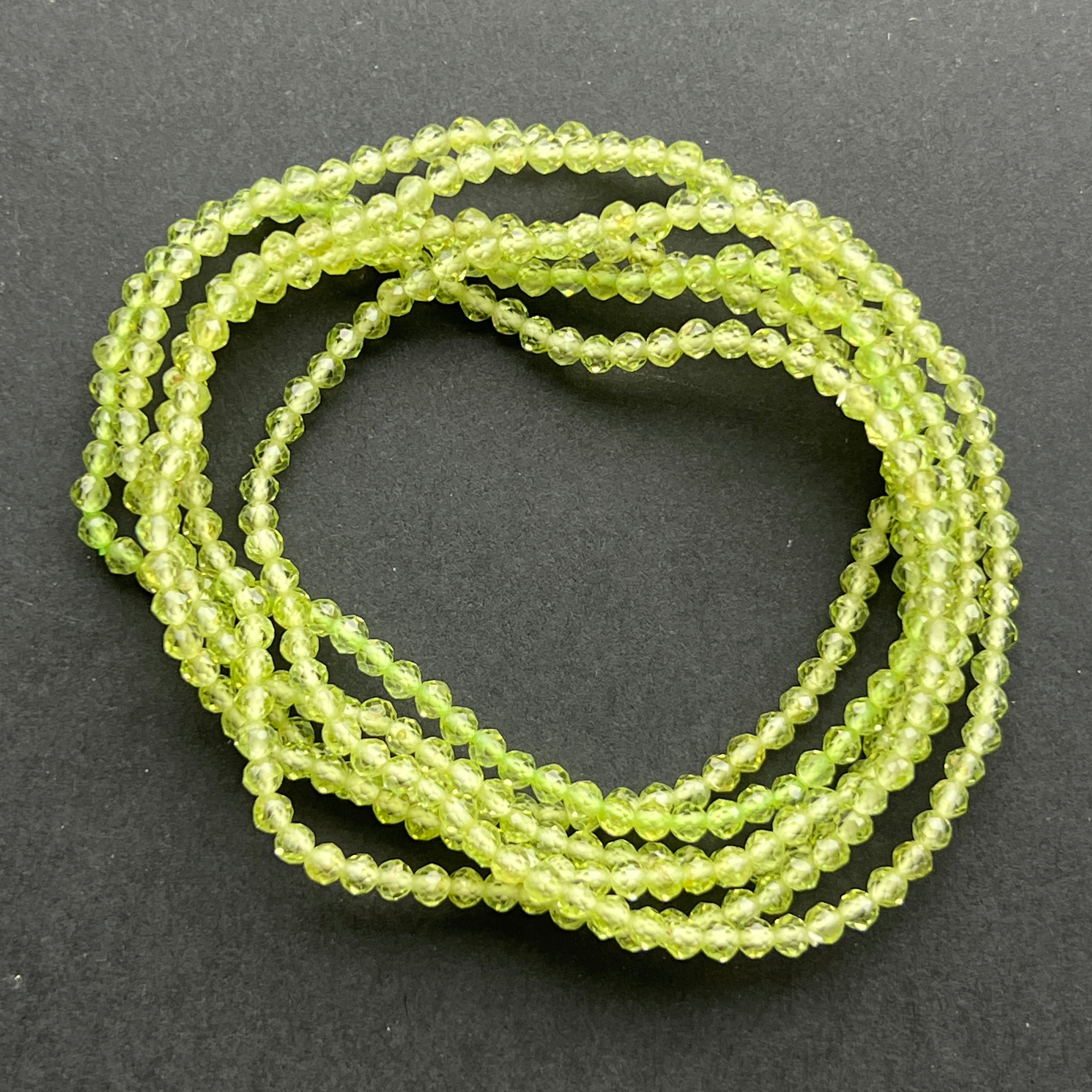 Bratara fatetata peridot 3 mm