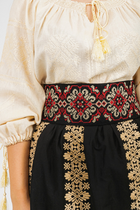 Brau traditional negru cu motiv floral crem Ecaterina