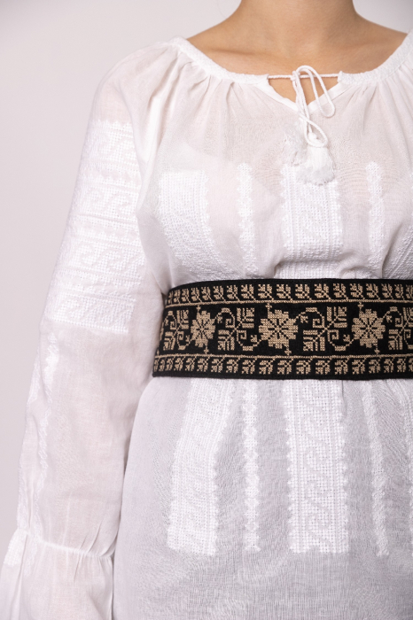 Brau traditional negru cu motiv floral crem Raluca