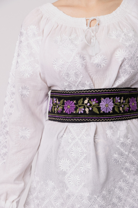 Brau traditional negru cu motiv floral mov Violeta 01