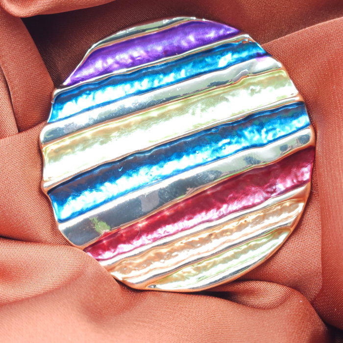Brosa magnetica aurie, model geometric rotund cu elemente emailate multicolore
