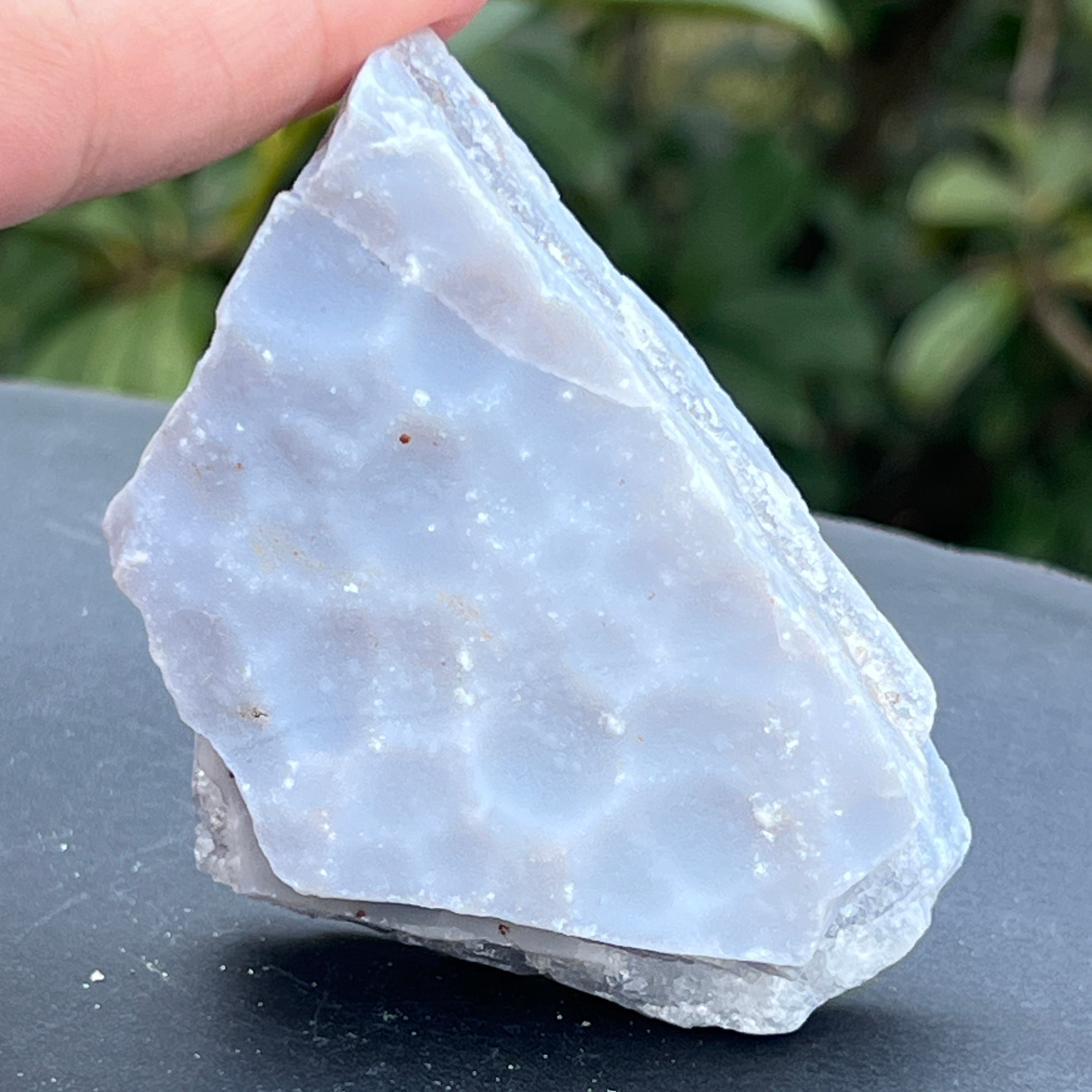 Calcedonie albastra /blue lace/ agat albastru piatra bruta m18