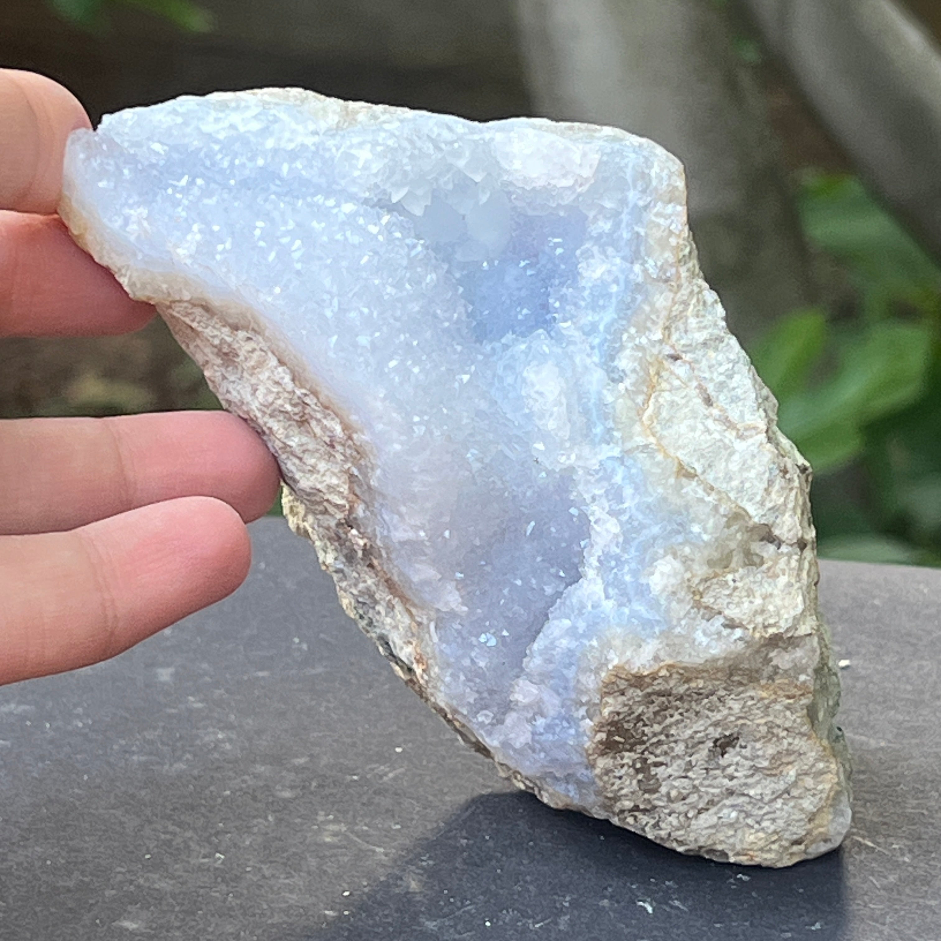 Calcedonie albastra / blue lace/ agat albastru piatra bruta m3