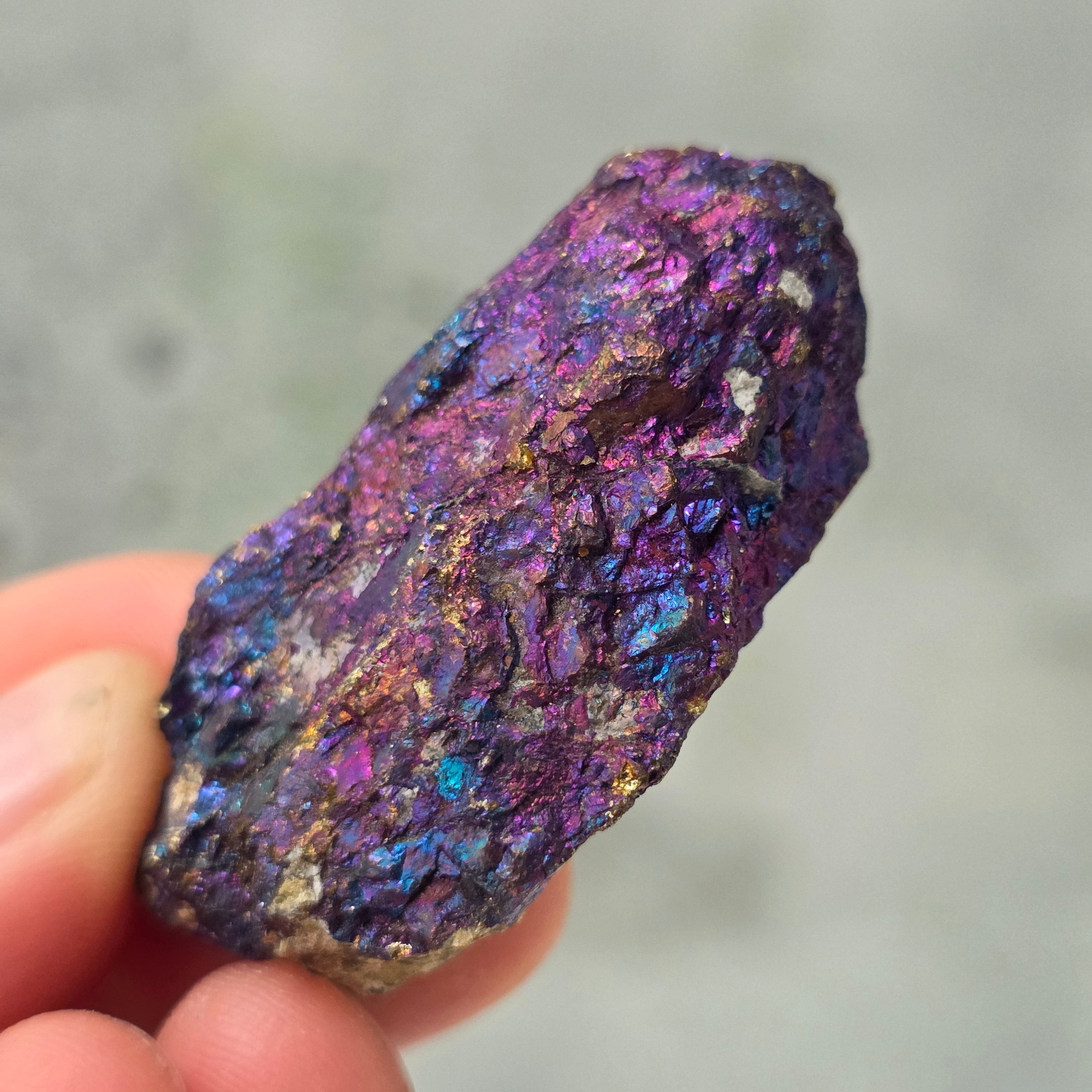 Calcopirita iridescentă din Mexic model 2