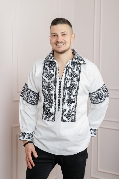Camasa barbateasca traditionala alba cu motiv geometric negru Marcel