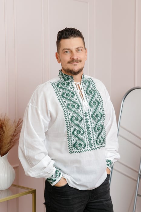 Camasa barbateasca traditionala alba cu motiv geometric verde Sebastian 01