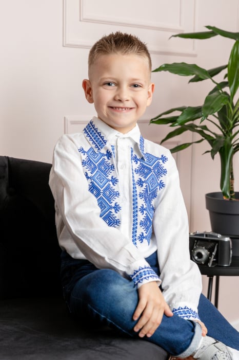 Camasa traditionala de baieti alba cu motiv geometric albastru Bogdan 02
