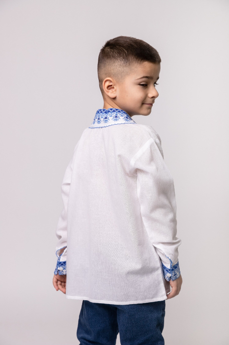 Camasa traditionala de baieti alba cu motiv geometric albastru David 02