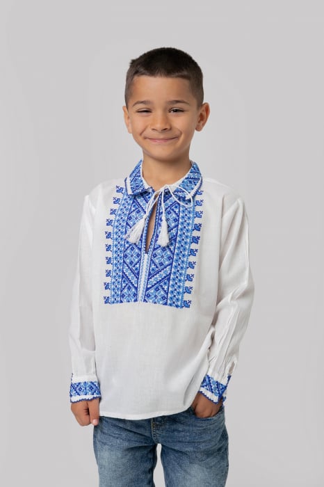 Camasa traditionala de baieti alba cu motiv geometric albastru Pavel 01