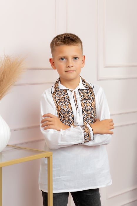 Camasa traditionala de baieti alba cu motiv geometric crem Mircea