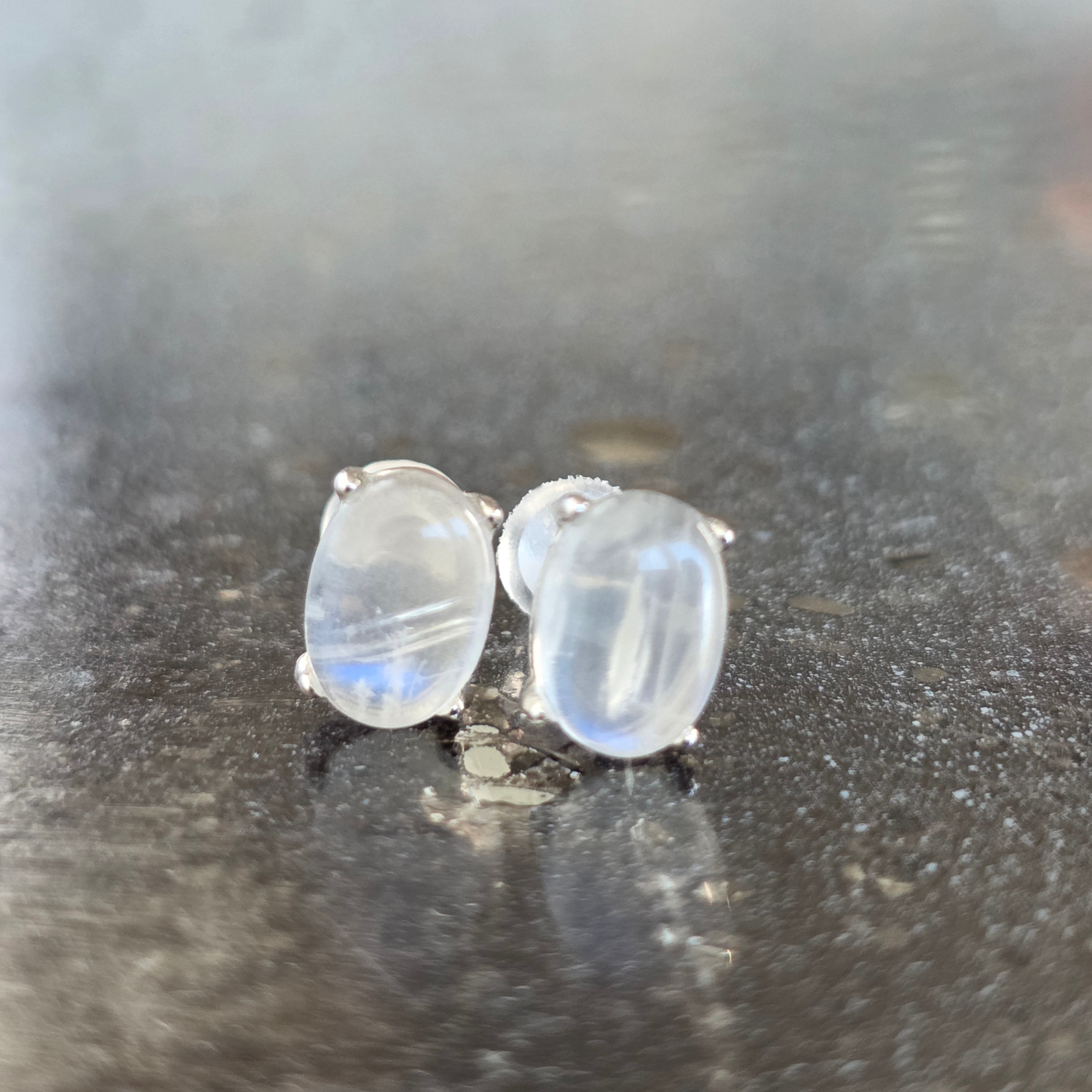 Cercei stud piatra lunii argint 5x7 mm Oval