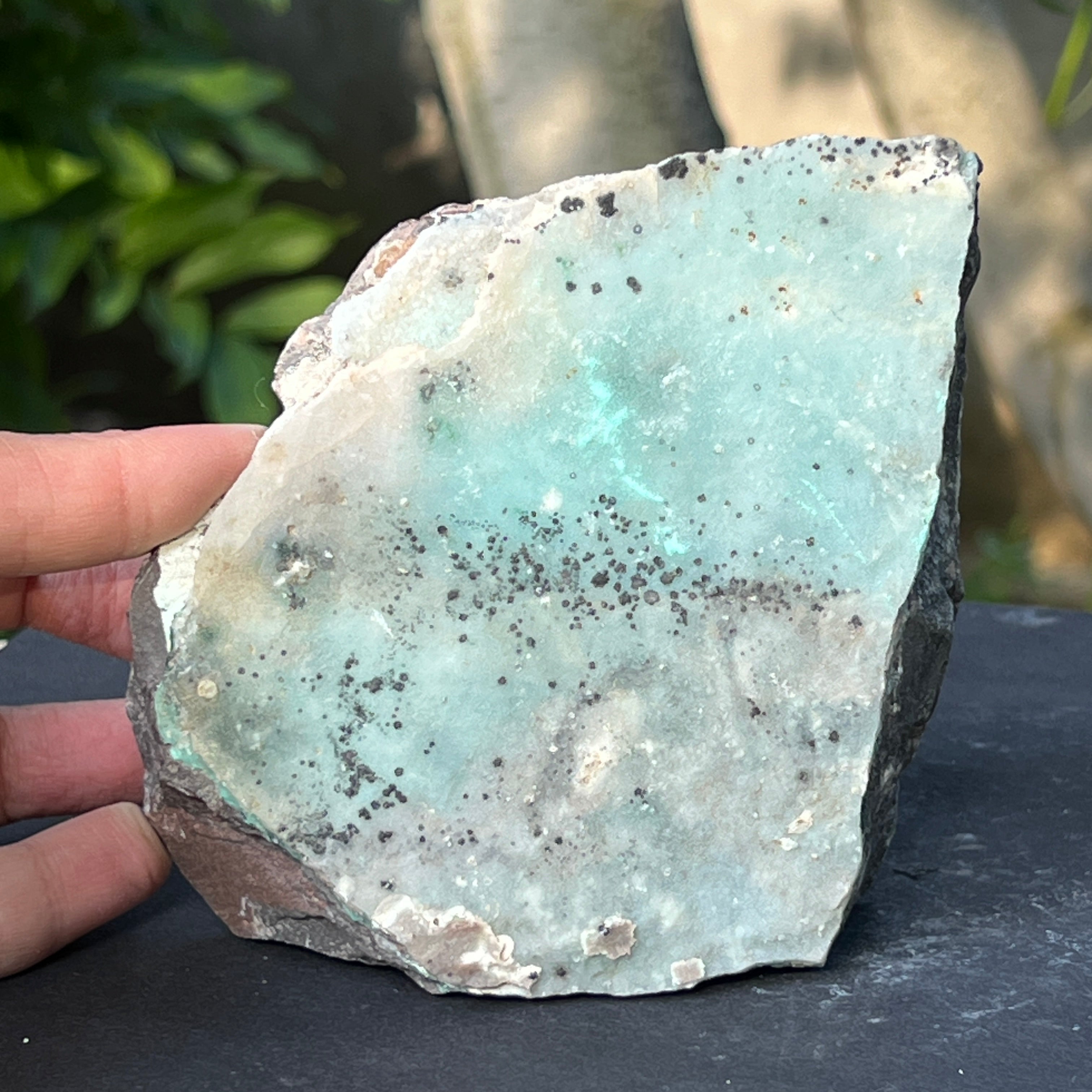 Cluster calcedonie cu crom albastru-verzuie din Zimbabwe | Model 2