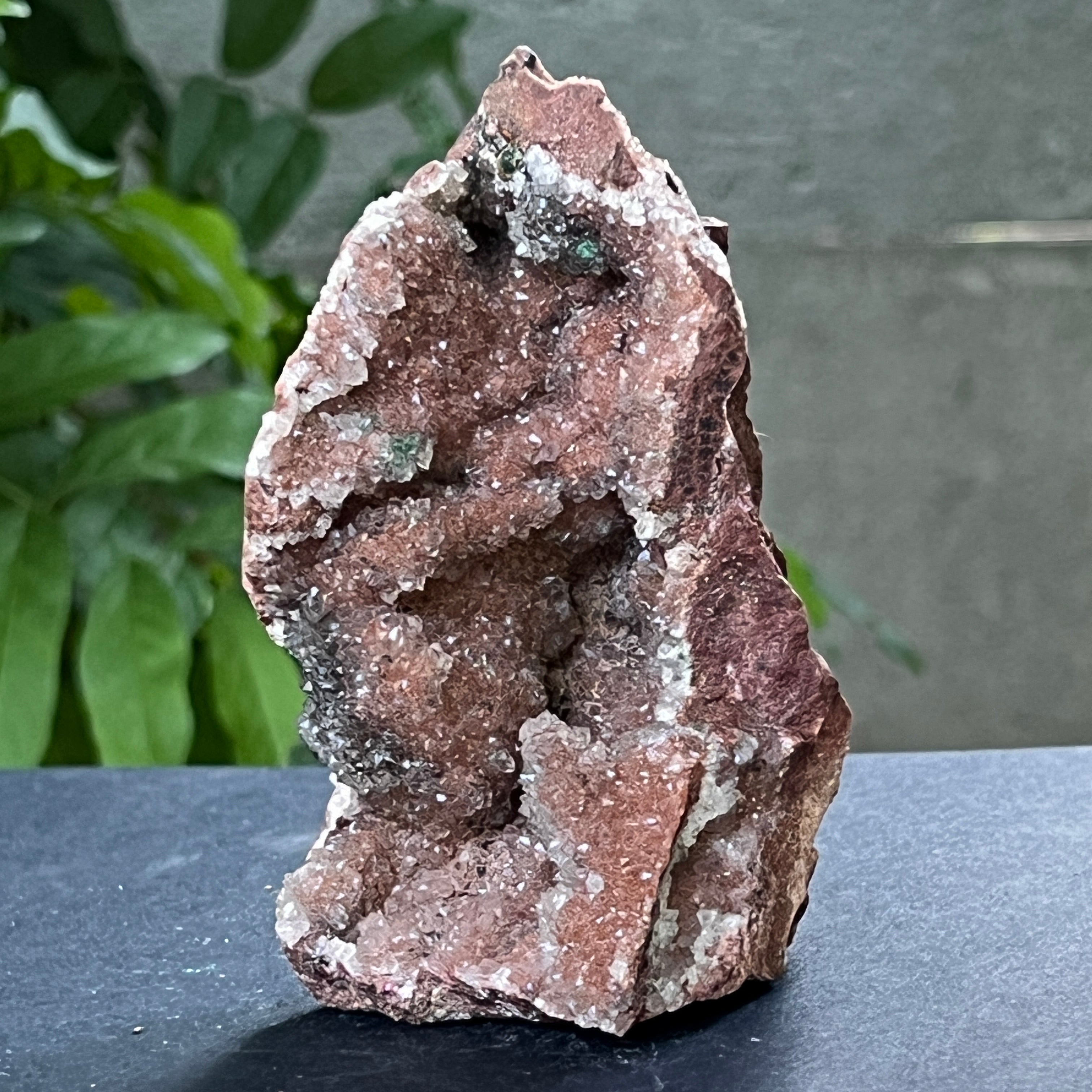 Cluster de dolomit cu malachit în matrice de cupru, model 8
