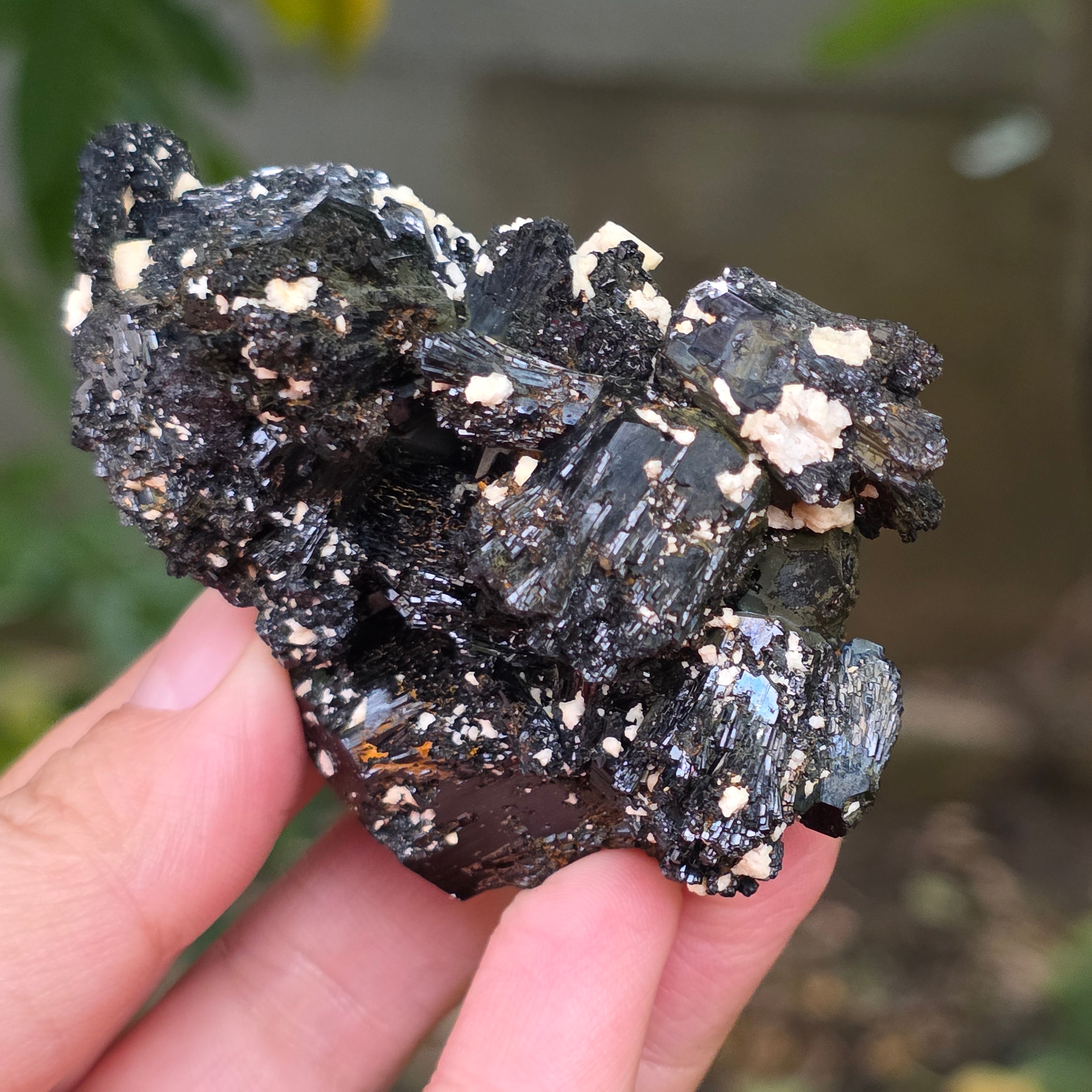Cluster turmalina neagra model 2 din Erongo, Namibia