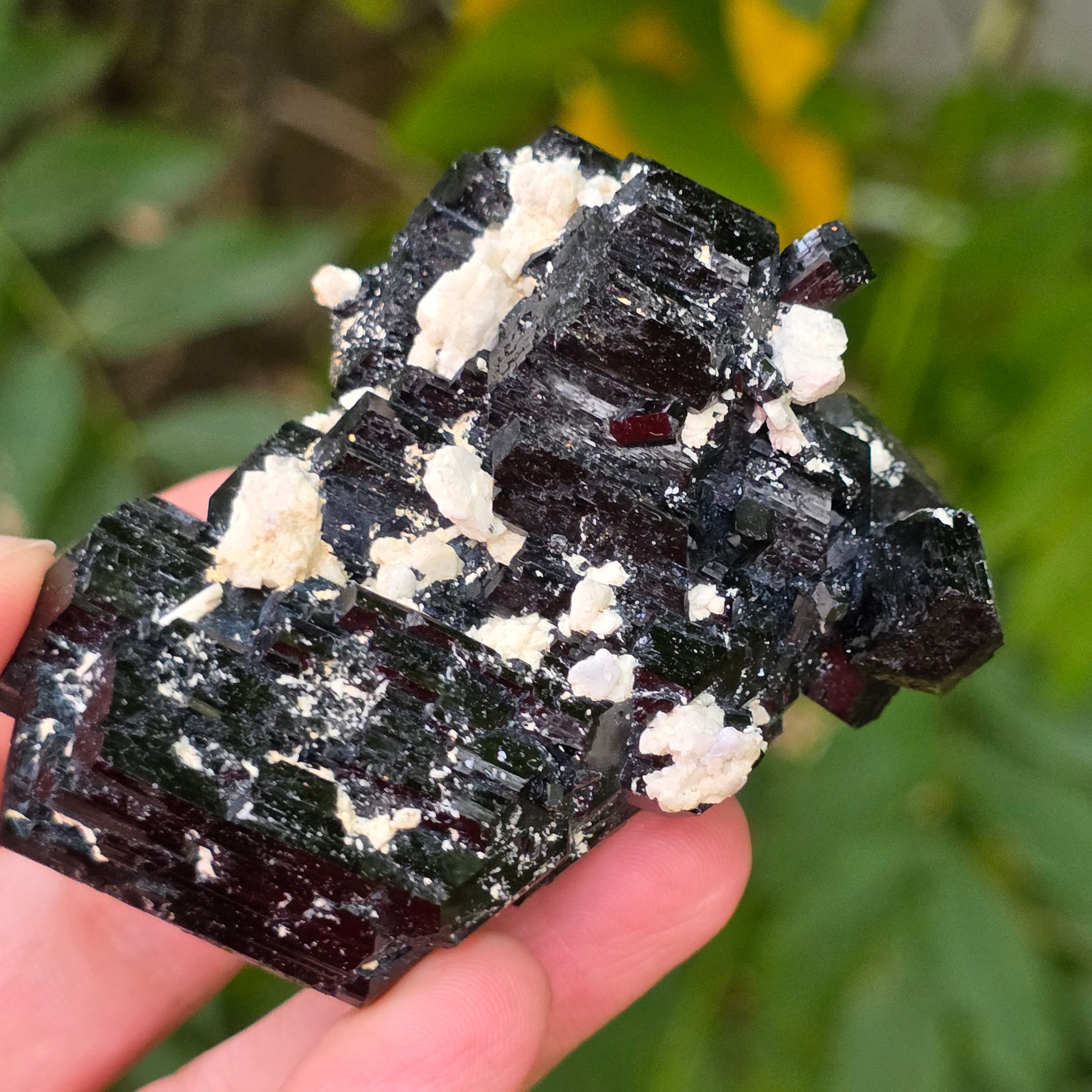 Cluster turmalina neagra model 5 din Erongo, Namibia