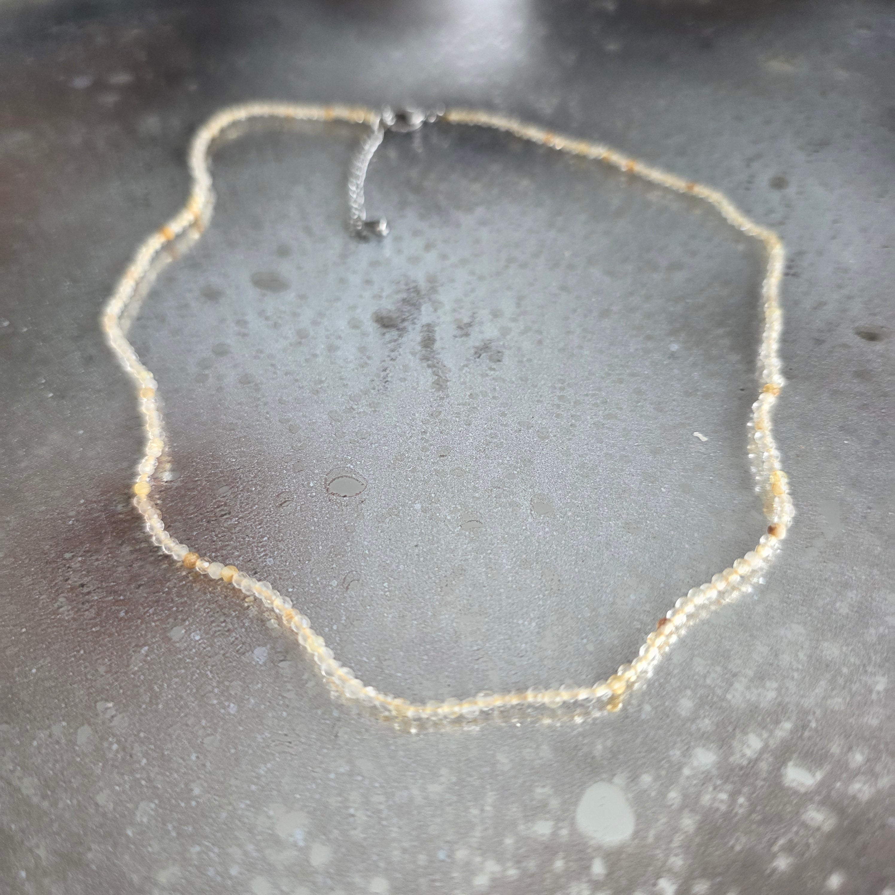 Colier cuart rutiliat sfere 2-3 mm
